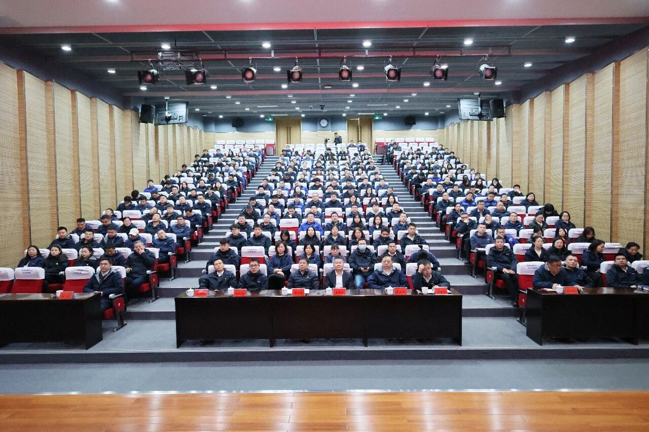 k1体育
组织集中收看十四届全国人大四次会议开幕会