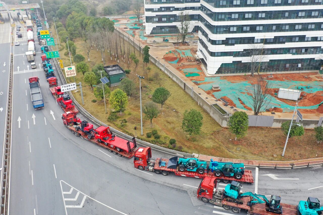 k1体育
举行2026年正月系列发货仪式,过亿元设备奔赴全球