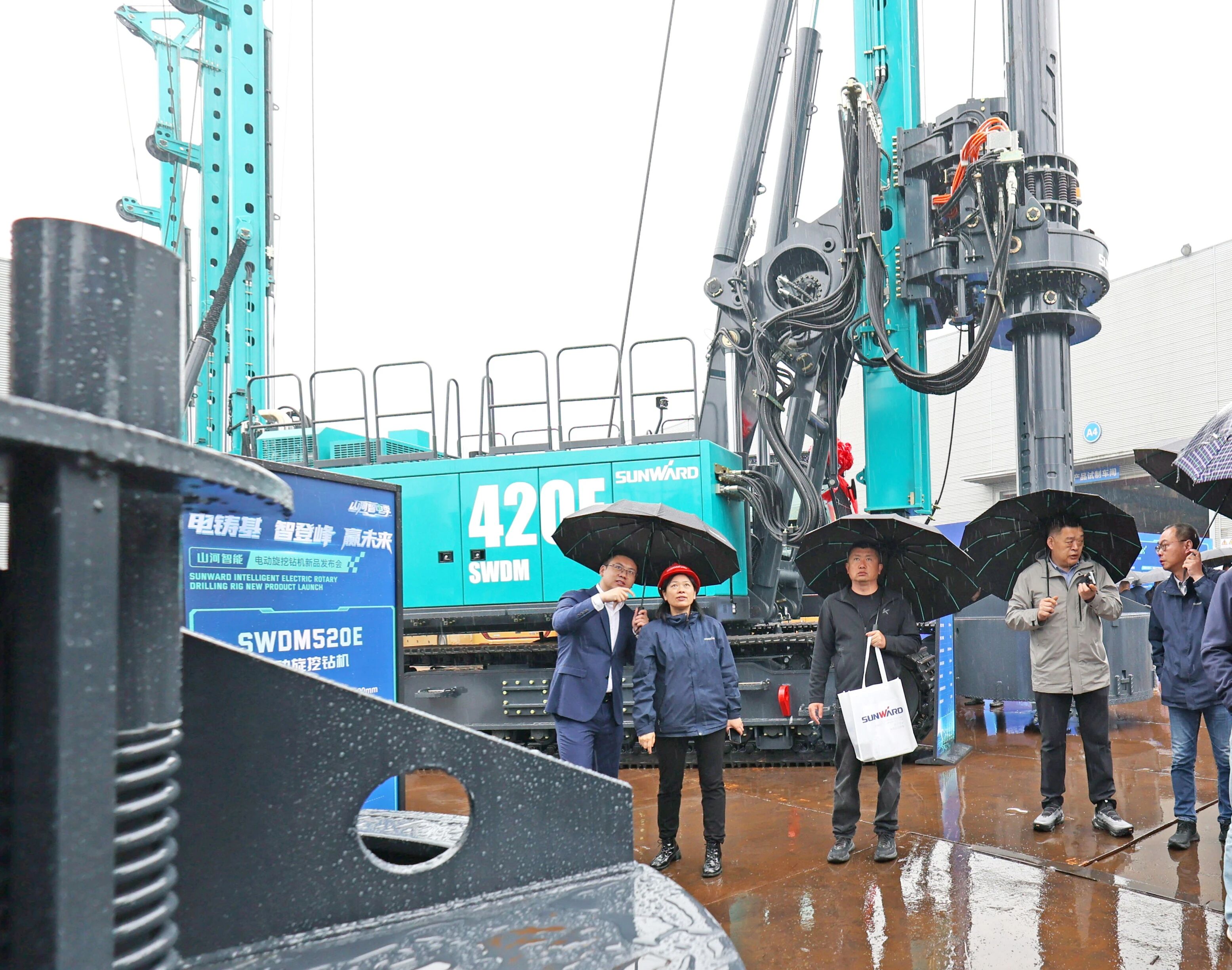 k1体育
举行电动旋挖钻机新品发布会，收获1.2亿元订单