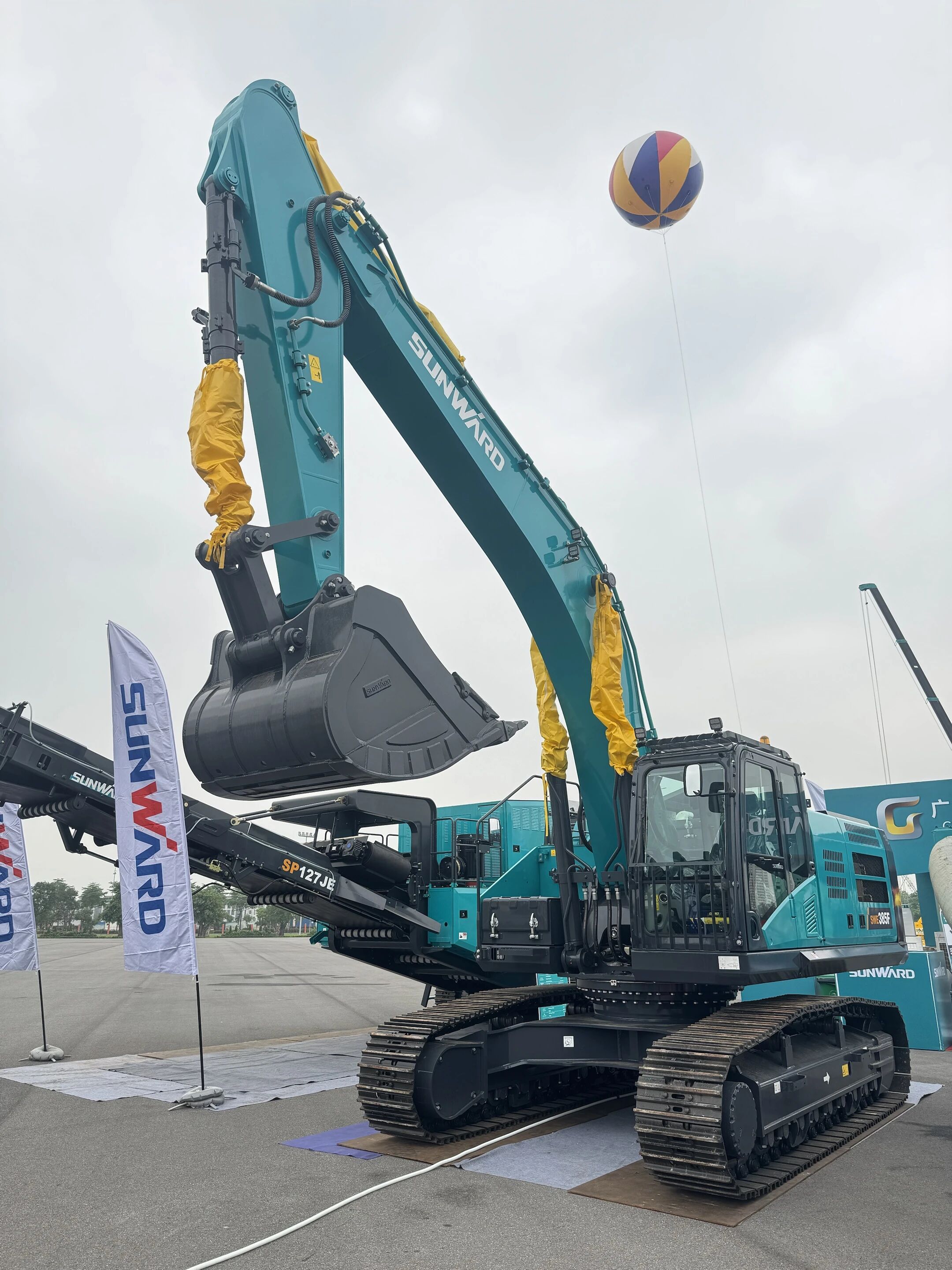 k1体育
亮相越南矿业及工程机械展览会