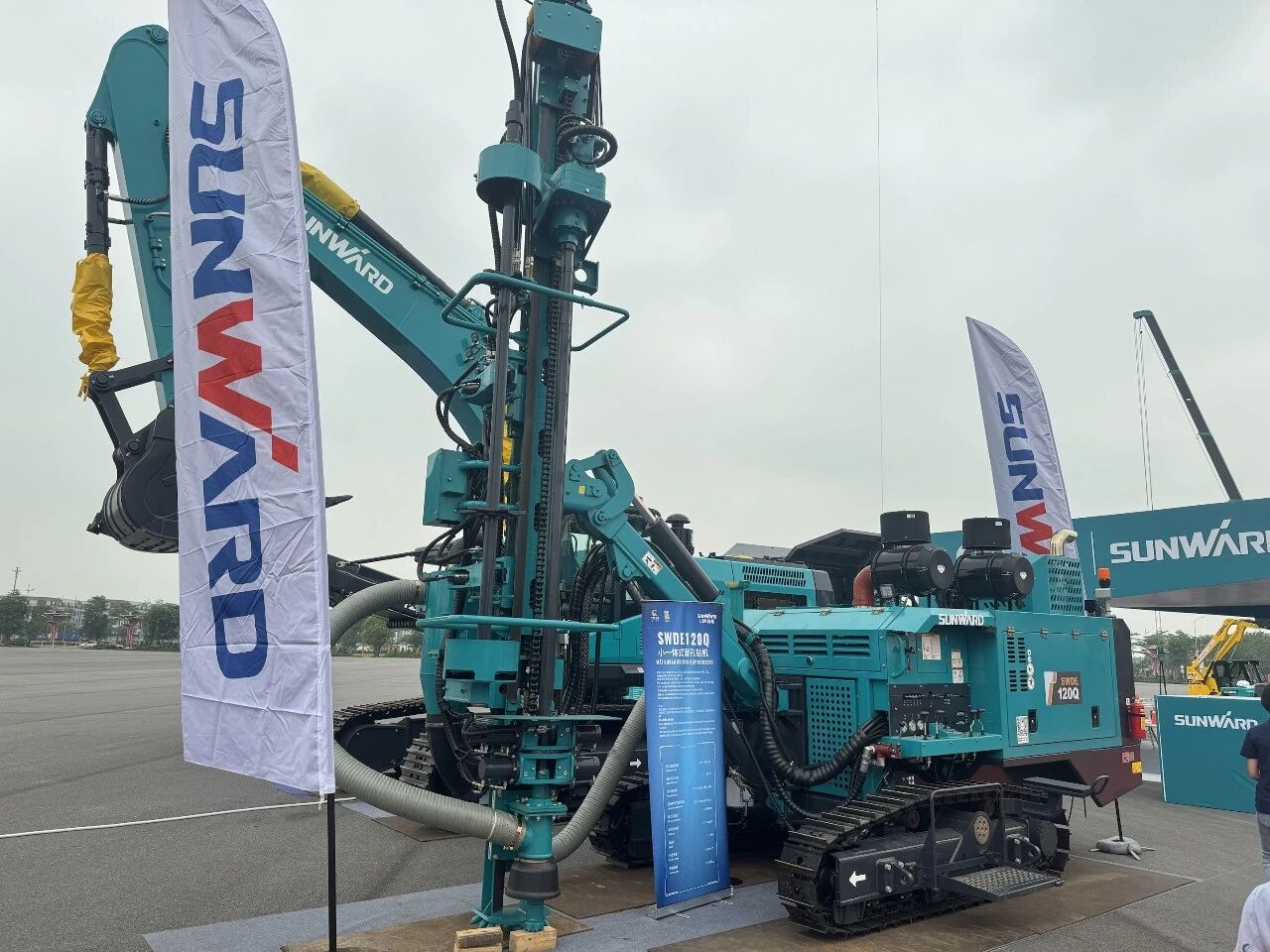 k1体育
亮相越南矿业及工程机械展览会